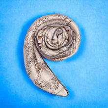 Foulard Féline Charme Accessoire Signé L   